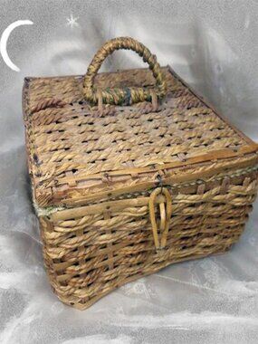 Vintage Wicker Sewing Basket - 1940s 40s War Era